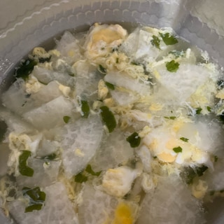 大根とわかめと卵の中華スープ